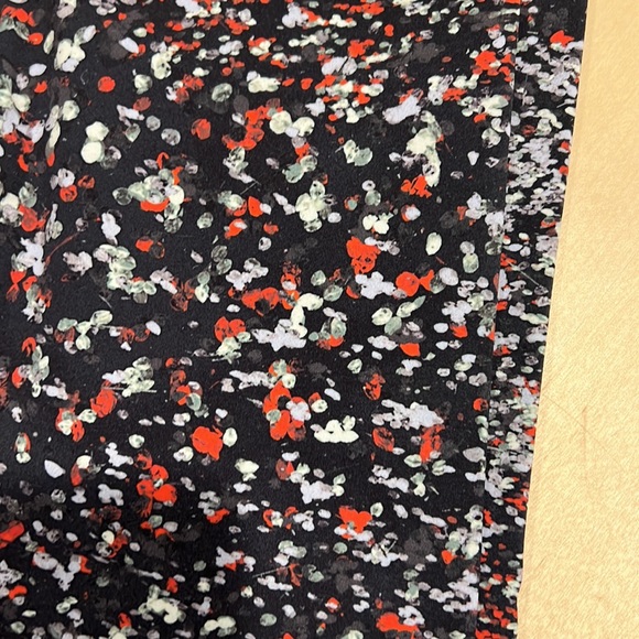 Brand new lululemon leggings 28’ (sz 4) - Picture 2 of 4